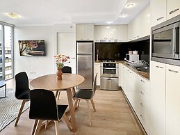 High-rise 2-bed Apartment With Gym, BBQ & Pool