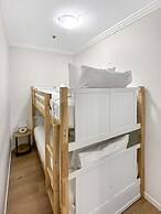 High-rise 2-bed Apartment With Gym, BBQ & Pool