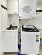 High-rise 2-bed Apartment With Gym, BBQ & Pool