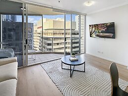 High-rise 2-bed Apartment With Gym, BBQ & Pool