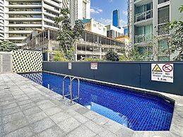 High-rise 2-bed Apartment With Gym, BBQ & Pool