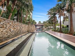 Sunny 2-bed in Valley With Premium Amenities