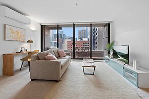 Modern 1-bed City Apartment With Pool and Gym