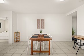 Central South Brisbane Stay With Pool Access