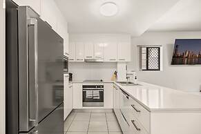 Central South Brisbane Stay With Pool Access