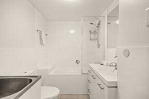 Central South Brisbane Stay With Pool Access