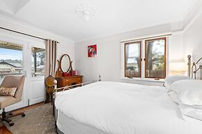 Bright 3-bed House With Garden,