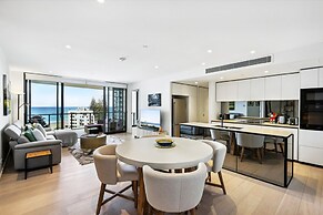 Glorious Ocean Views, 2-bed, Pool & Amenities