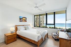 Glorious Ocean Views, 2-bed, Pool & Amenities