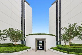 Glorious Ocean Views, 2-bed, Pool & Amenities