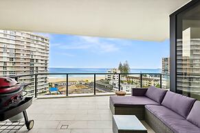 Glorious Ocean Views, 2-bed, Pool & Amenities