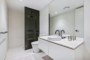 Glorious Ocean Views, 2-bed, Pool & Amenities