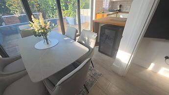 Justin Superb Luxury Stay