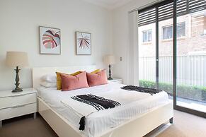 Spacious Two-bedroom Apartment Near Hospital