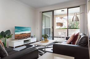 Spacious Two-bedroom Apartment Near Hospital