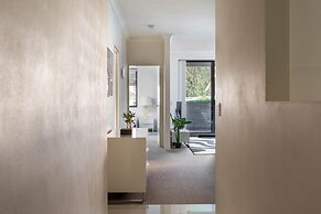 Spacious Two-bedroom Apartment Near Hospital
