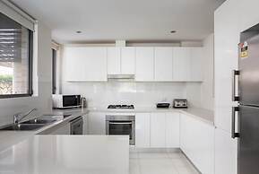 Spacious Two-bedroom Apartment Near Hospital