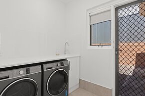 Quiet 2-bed Retreat With Private Courtyard