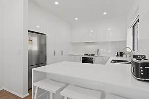Quiet 2-bed Retreat With Private Courtyard