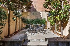 Traditional 2-bed Terrace House in Millers Point