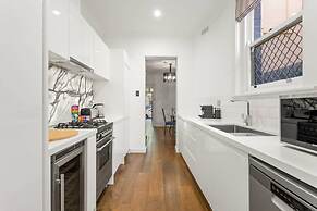 Traditional 2-bed Terrace House in Millers Point