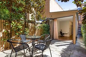 Traditional 2-bed Terrace House in Millers Point