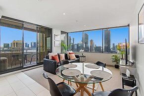 Pristine 2-bed Central Apartment With City Views