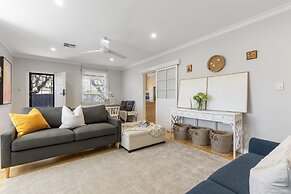 Beachside House With Garage and Outdoor Space