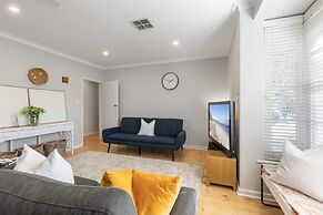 Beachside House With Garage and Outdoor Space