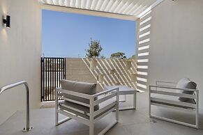 Chic Ground-floor Studio Near Local Cafes