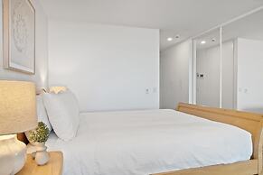 Chic Ground-floor Studio Near Local Cafes