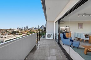 Split-level 2BR With City-view and Separate Study