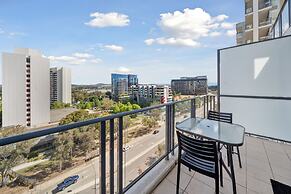 Glorious Central Canberra 1-bed With Pool & Sauna