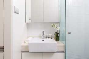 Ravenscourt's Studio Apartment Close to Everything