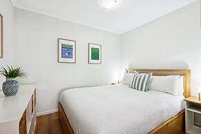 Bright 1-bed With Great Views & Amenities