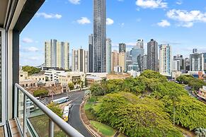 Bright 1-bed With Great Views & Amenities