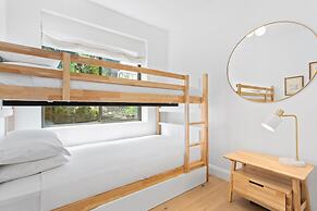 Boutique 2-bed With Stunning Sydney Harbour Views