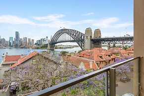 Boutique 2-bed With Stunning Sydney Harbour Views