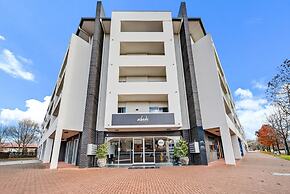 Lakeside 1-bed With A/c, Parking & Balcony