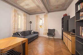 Modern 2BR Apartment in Historic Florence