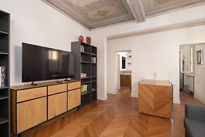 Modern 2BR Apartment in Historic Florence