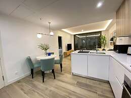 w Stylish 2BR w Sunny Terrace in Chueca