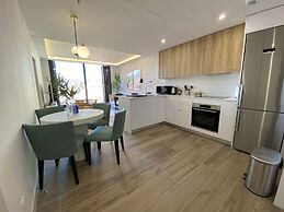 w Stylish 2BR w Sunny Terrace in Chueca