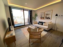 w Stylish 2BR w Sunny Terrace in Chueca