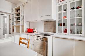 Modern 1 BR Near Gae Aulenti