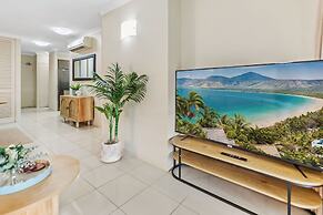 Cairns 2BR Palms Stay Top Floor Pool View