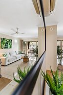 Cairns 2BR Palms Stay Top Floor Pool View