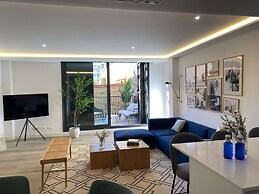 w Trendy 2BR w Sunny Terrace in Chueca