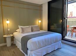 w Trendy 2BR w Sunny Terrace in Chueca