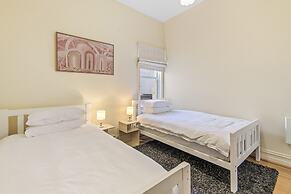 Gorgeous 2-bed Victorian Home in Artsy